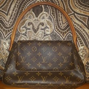Authentic Louis Vuitton small loop purse